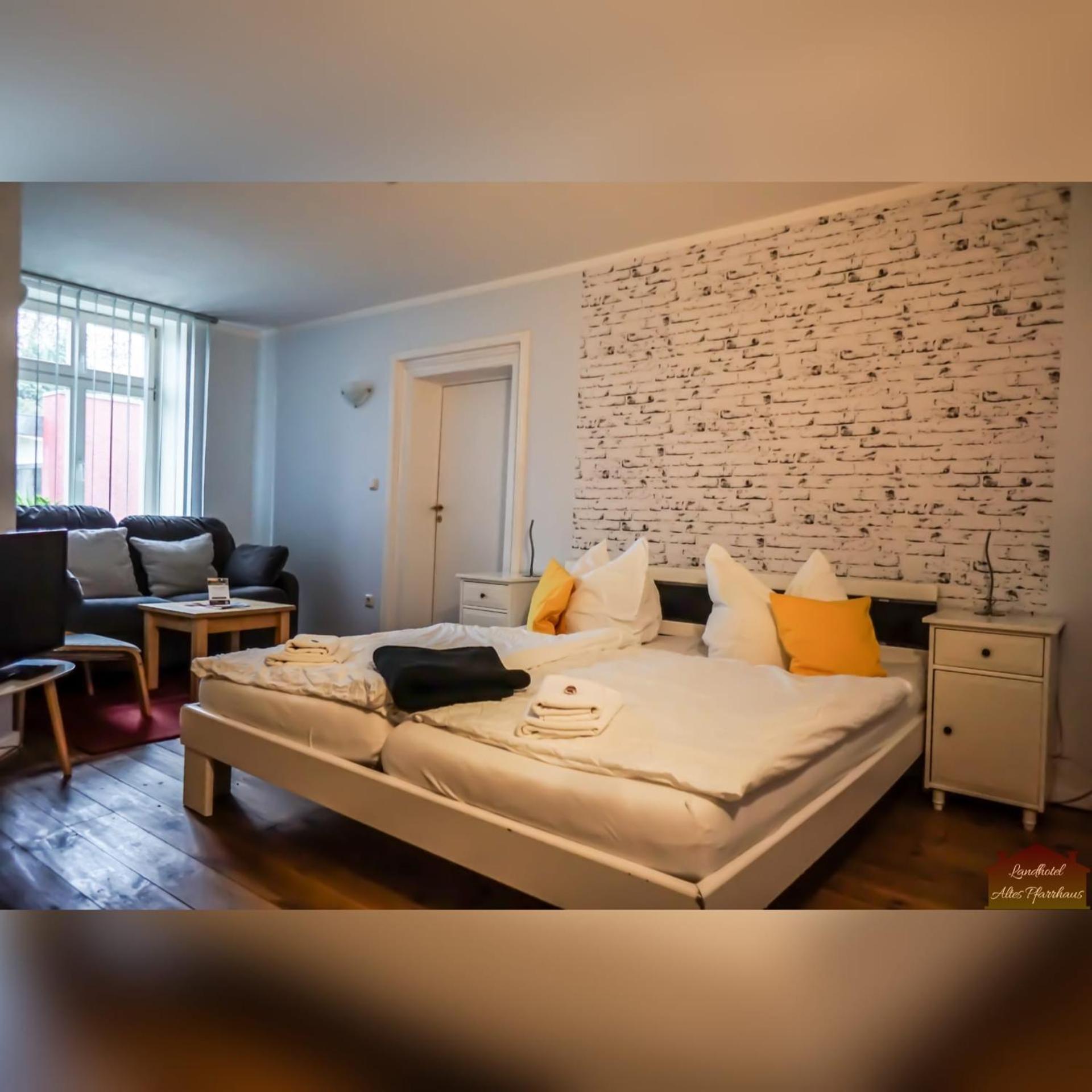 Hotelpension Pfarrhaus Alt Schwerin Exterior photo